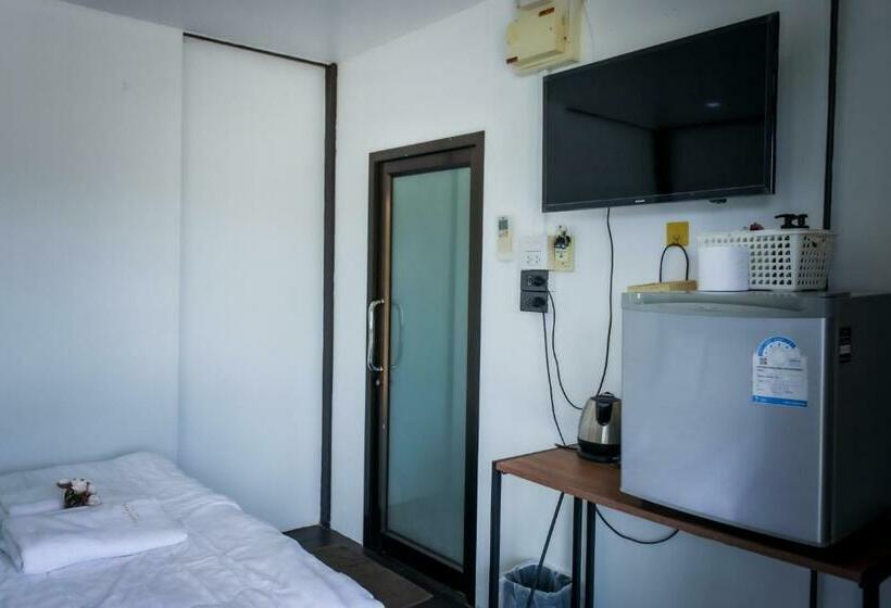 Номер Стандарт, Neenlawat Riverside