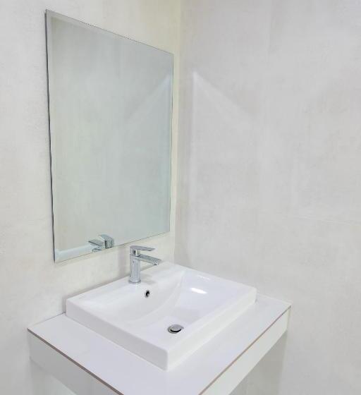 Номер Стандарт Вид на Сад, Neenlawat Riverside