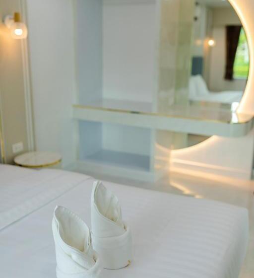 Номер Стандарт Вид на Сад, Neenlawat Riverside