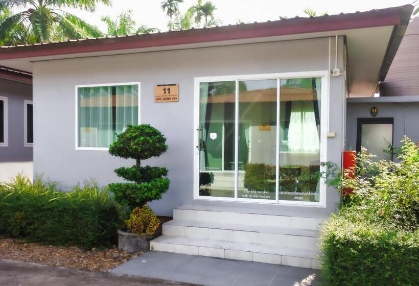 Люкс Вид на Сад, Neenlawat Riverside