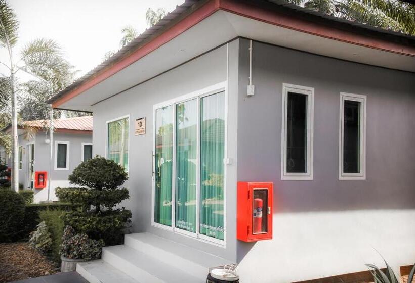 Люкс Вид на Сад, Neenlawat Riverside