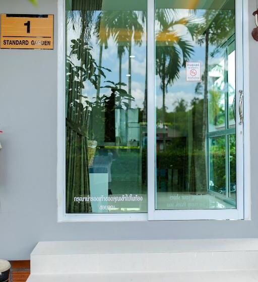 Номер Стандарт Вид на Сад, Neenlawat Riverside