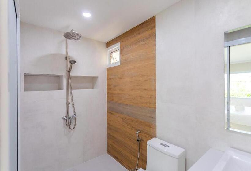 Номер Стандарт Вид на Сад, Neenlawat Riverside