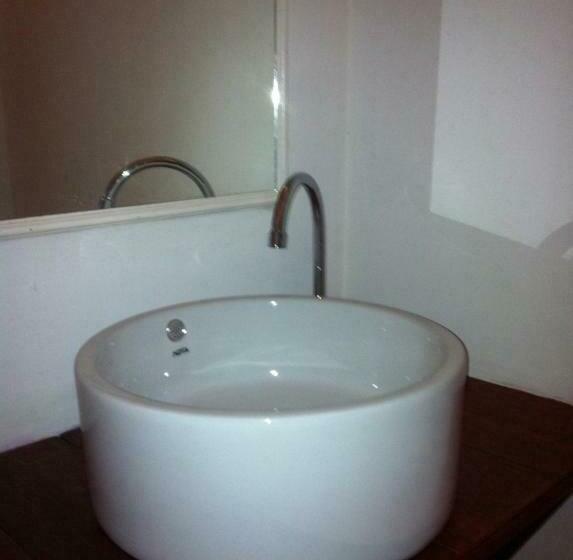 标准平房, Rabbit Bungalow