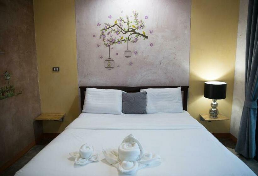 اتاق استاندارد, The Boat House