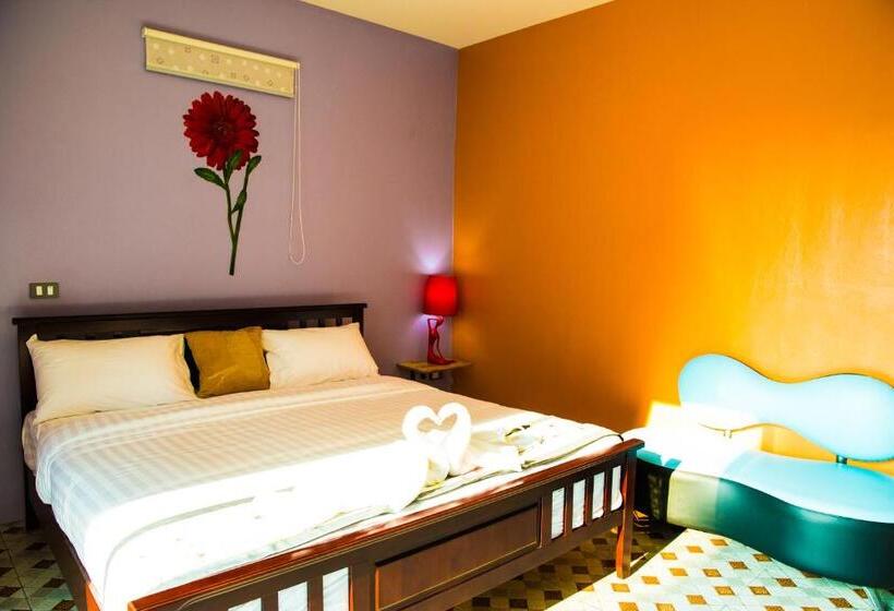 اتاق استاندارد با تخت بزرگ, The Boat House