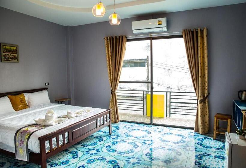 اتاق استاندارد با تخت بزرگ, The Boat House