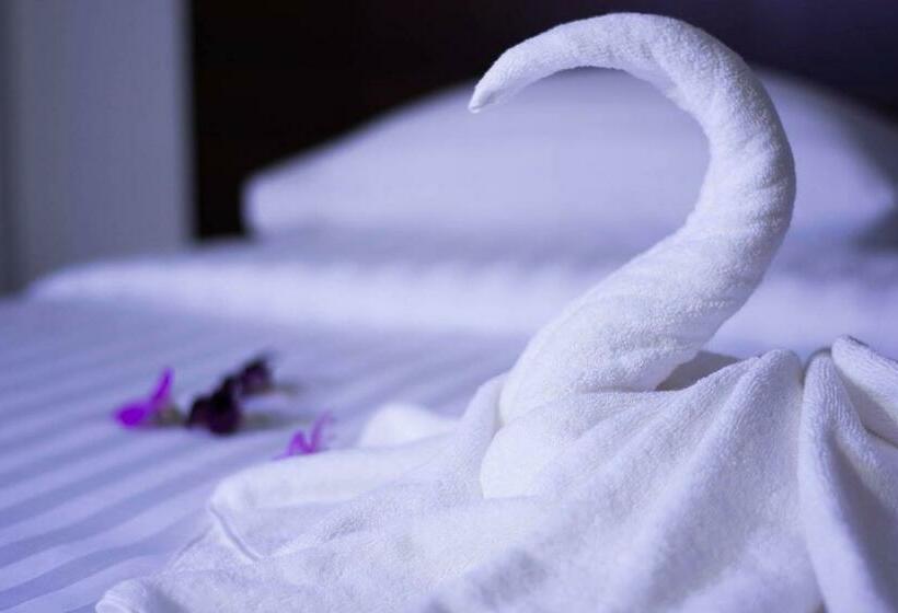 エコノミールーム, หมื่นช้างน่านบูทีค