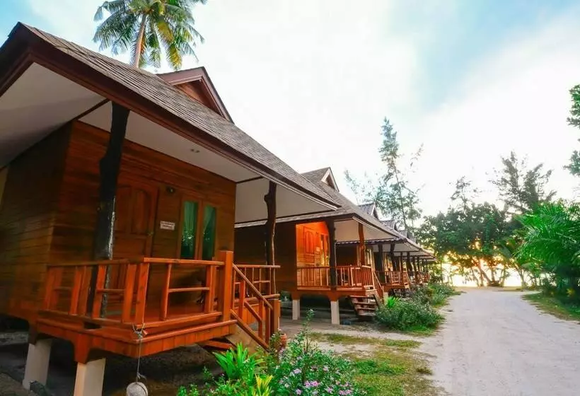 スタンダードバンガロー, Baanchaylay Resort