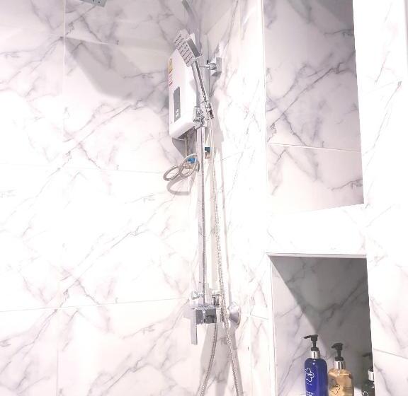 豪华房间带漩涡浴缸, Chuan Chom The High Resort Saraburi   Sha Plus