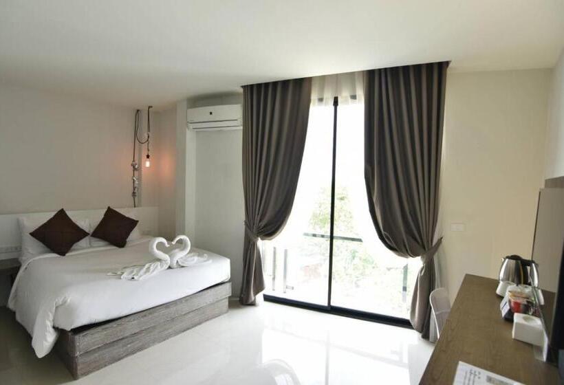 豪华房间带漩涡浴缸, Chuan Chom The High Resort Saraburi   Sha Plus