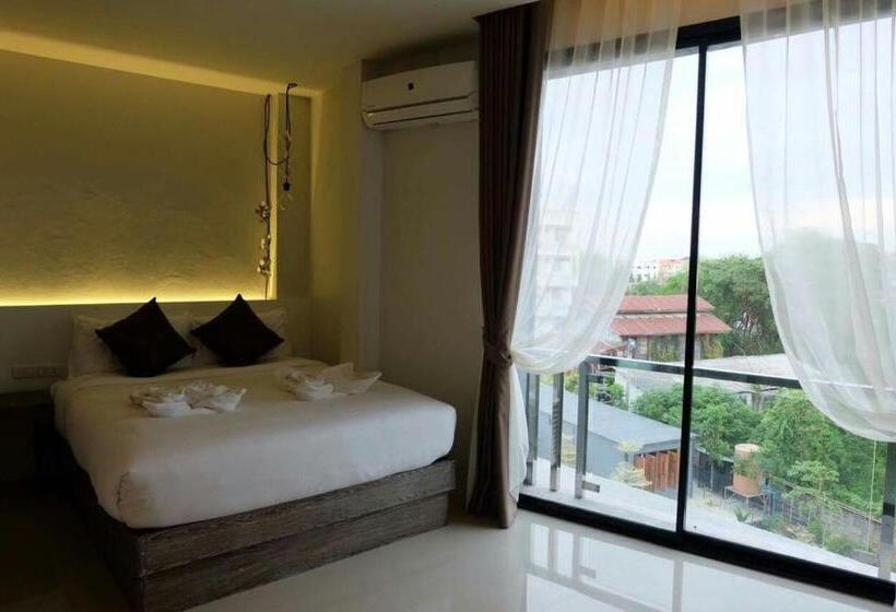 豪华房间带漩涡浴缸, Chuan Chom The High Resort Saraburi   Sha Plus