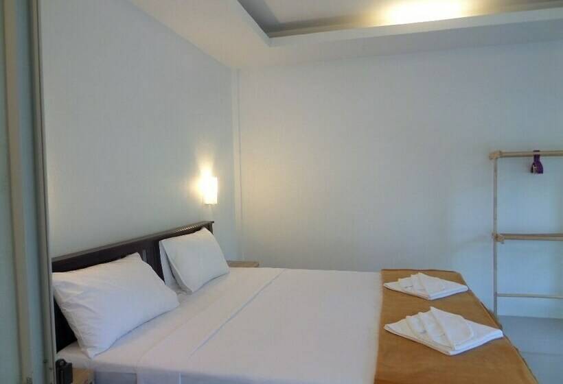 חדר סטנדרט, Lanta Triple Novel