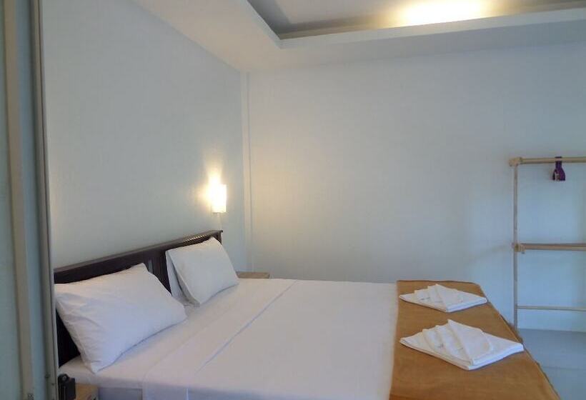 חדר סטנדרט, Lanta Triple Novel