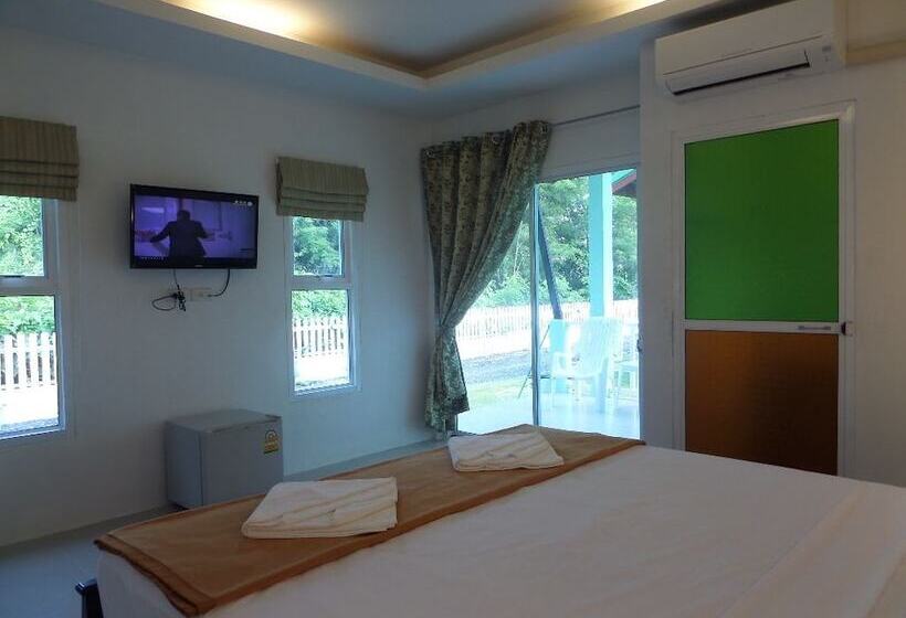 חדר סטנדרט, Lanta Triple Novel