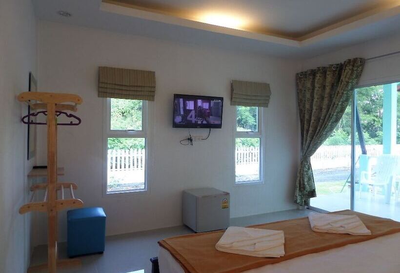 חדר סטנדרט, Lanta Triple Novel