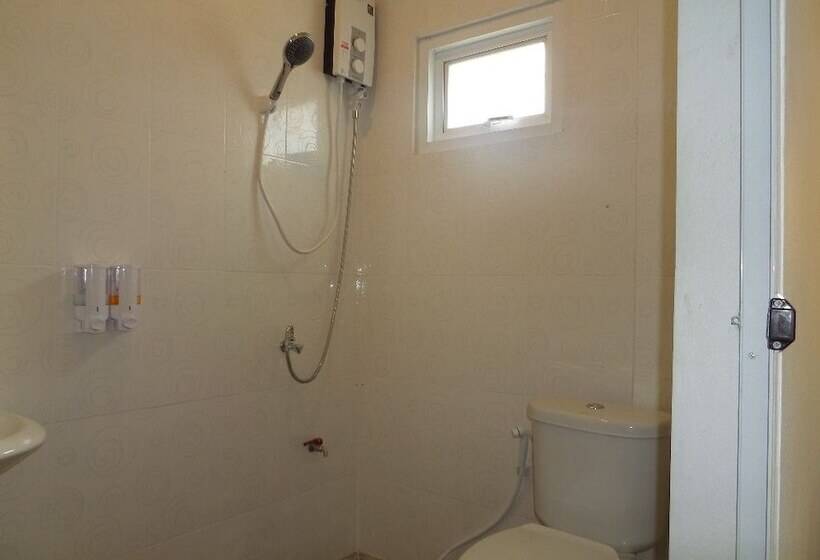 חדר סטנדרט, Lanta Triple Novel