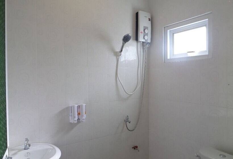 חדר סטנדרט, Lanta Triple Novel