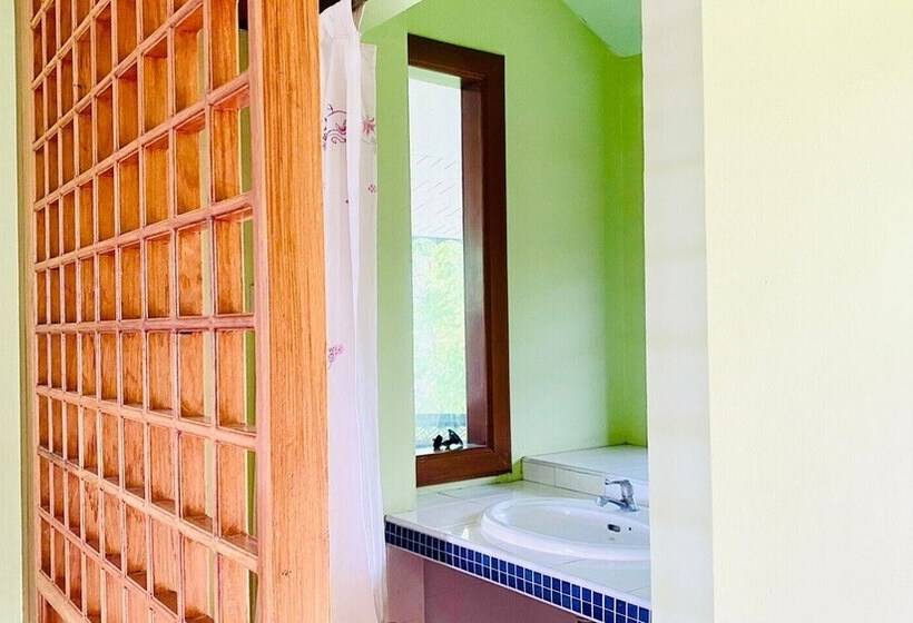 Номер Deluxe, Phuphan Park