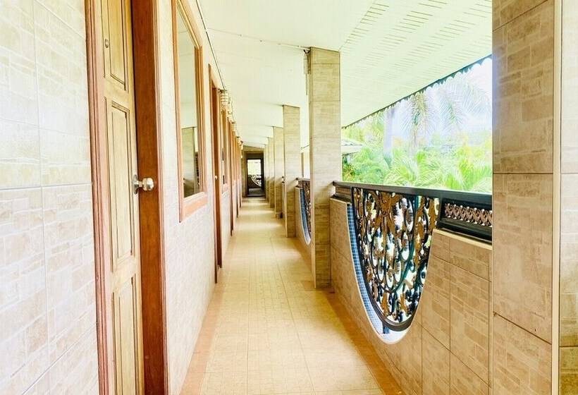 Номер Deluxe, Phuphan Park