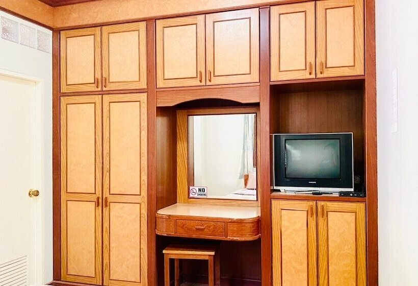 Номер Стандарт, Phuphan Park