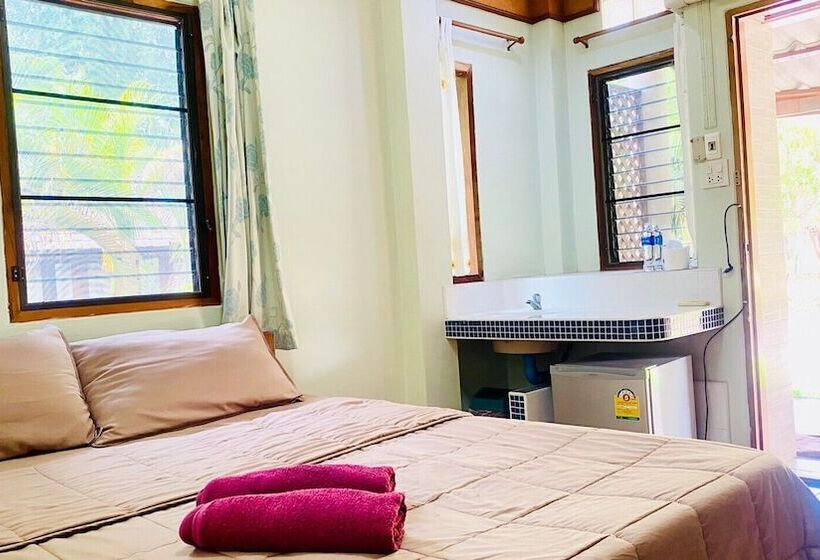 Номер Стандарт, Phuphan Park