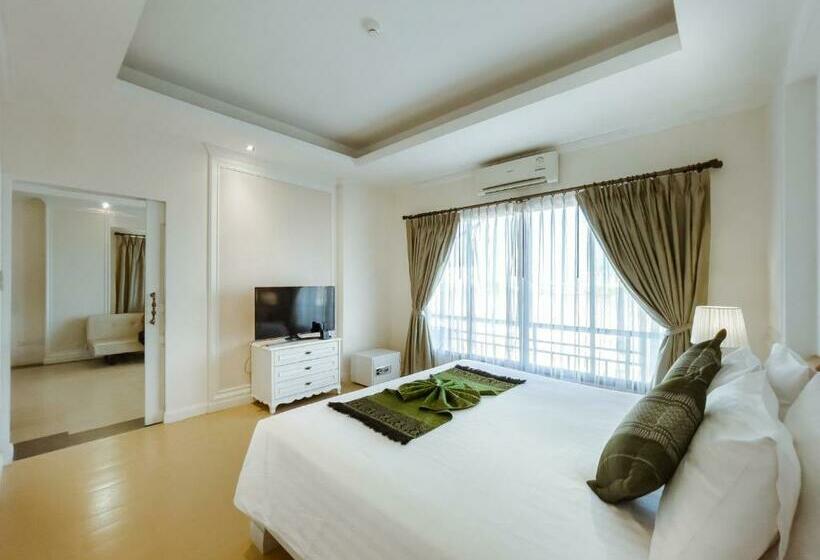 Люкс, Royal Nakhara Hotel And Convention Centre