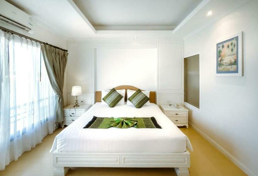 Люкс, Royal Nakhara Hotel And Convention Centre