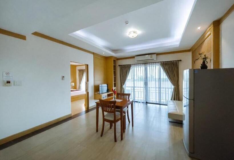 سوییت, Royal Nakhara Hotel And Convention Centre
