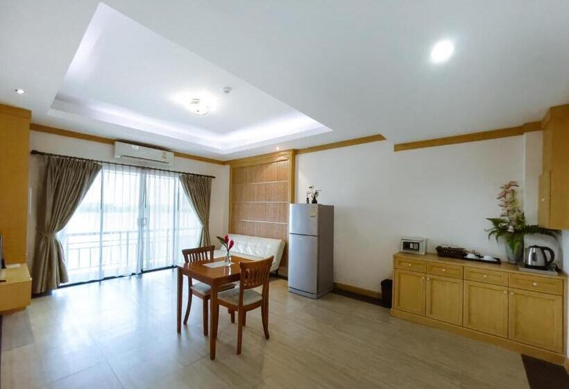 Люкс, Royal Nakhara Hotel And Convention Centre