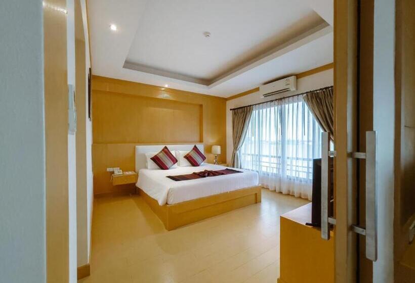 Люкс, Royal Nakhara Hotel And Convention Centre