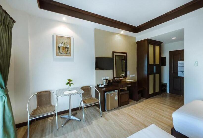 Номер Deluxe, Royal Nakhara Hotel And Convention Centre