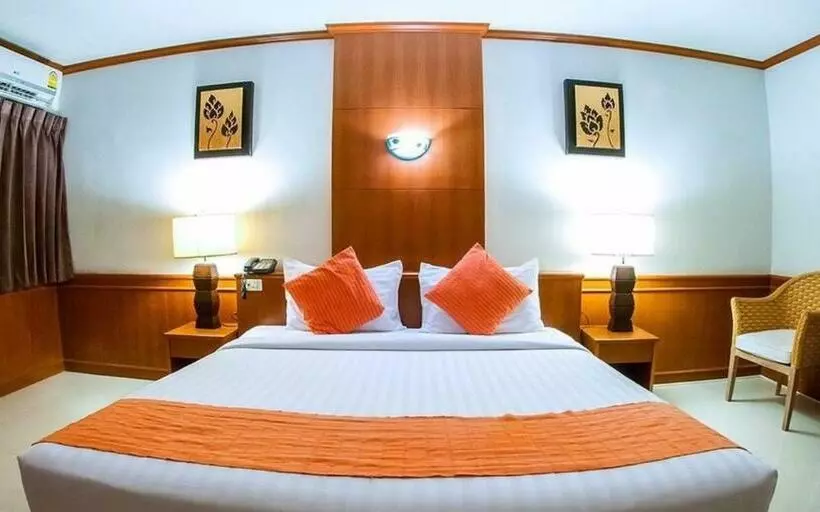 اتاق استاندارد با تخت بزرگ, โรงแรมสยามบูทีค บุรีรัมย์