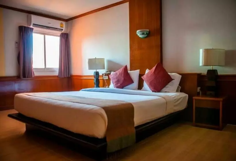 اتاق استاندارد با تخت بزرگ, โรงแรมสยามบูทีค บุรีรัมย์