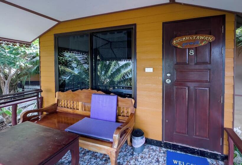 بنجلو قياسى مطل على البحر, Tongta Phaview Resort