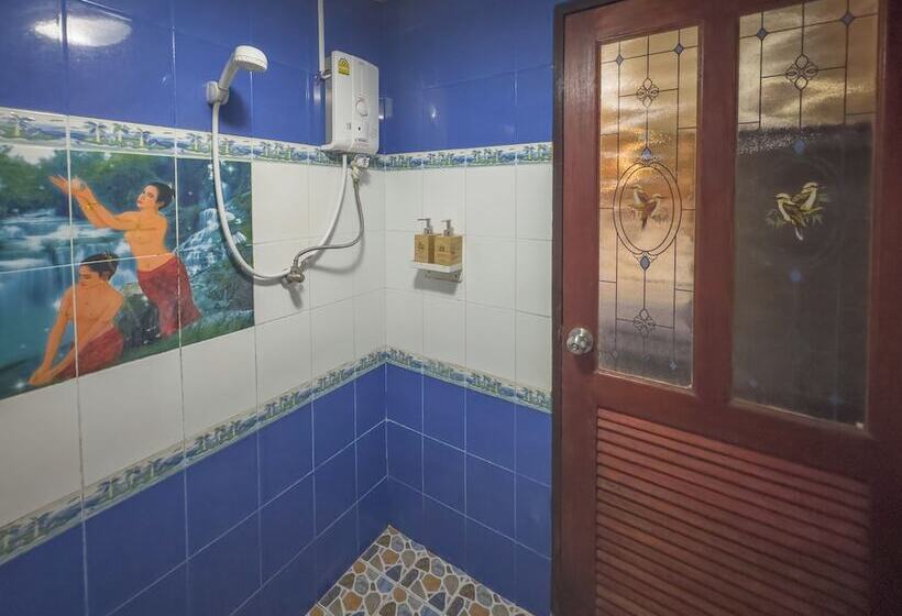 بنجلو قياسى مطل على البحر, Tongta Phaview Resort