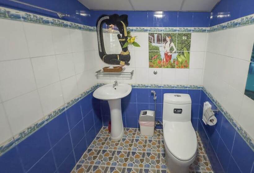 بنجلو قياسى مطل على البحر, Tongta Phaview Resort