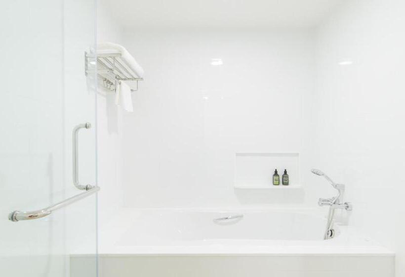 스위트, Jasmine Resort Sriracha