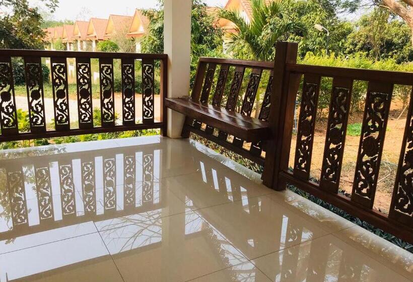 Семейный Номер, Suan Luang Garden View