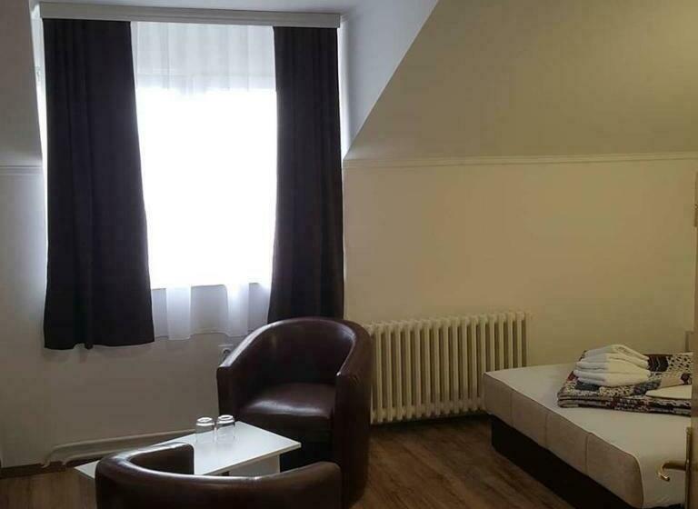 اتاق استاندارد سه نفره, Jet Set Prenocistes Novi Sad