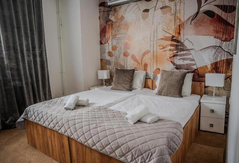 اتاق لوکس, Plaza La   Night And Spa