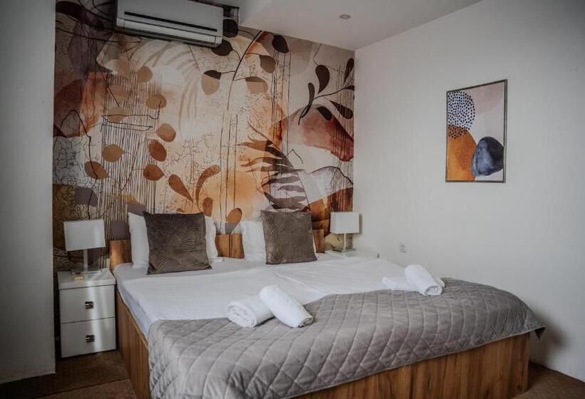 اتاق لوکس, Plaza La   Night And Spa