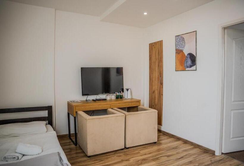 اتاق لوکس, Plaza La   Night And Spa