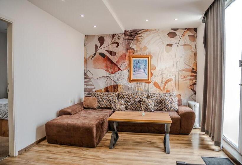 اتاق لوکس, Plaza La   Night And Spa