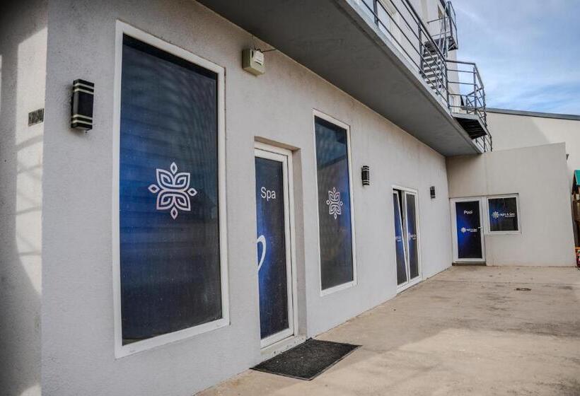 سوییت با استخر, Plaza La   Night And Spa