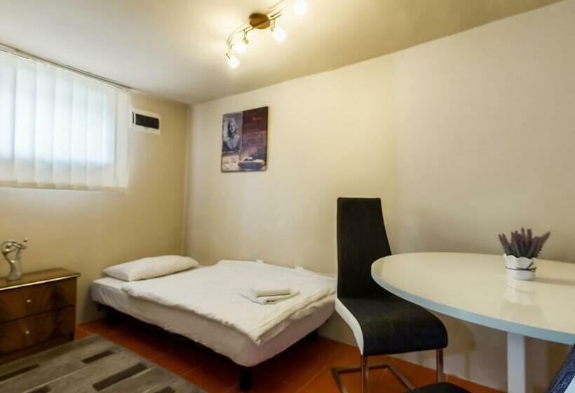 آپارتمان 1 خوابه با چشم‌انداز باغ, Plaza La   Night And Spa