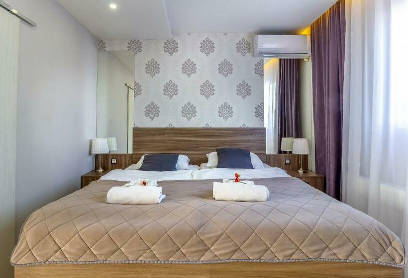 اتاق لوکس, Plaza La   Night And Spa