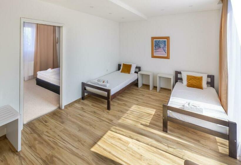 اتاق لوکس, Plaza La   Night And Spa