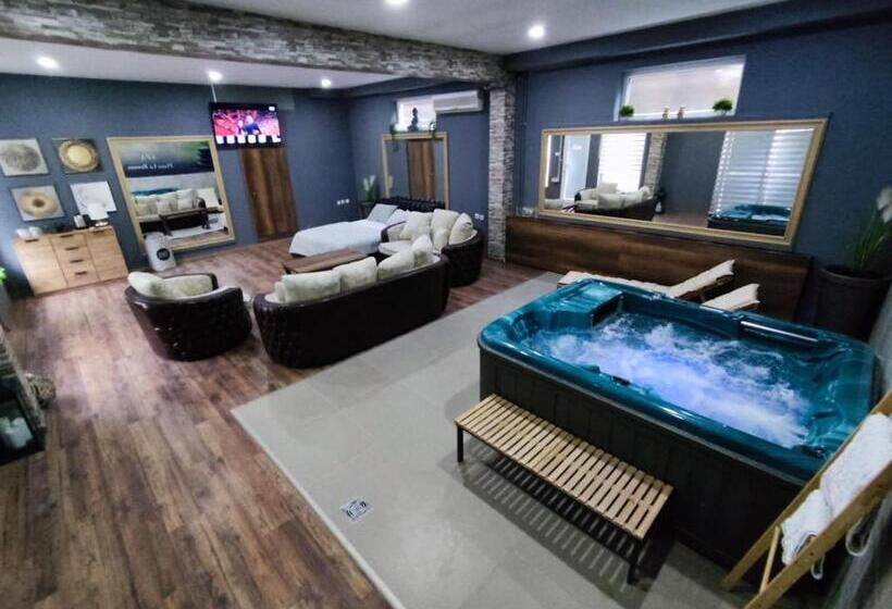 سوییت با استخر, Plaza La   Night And Spa