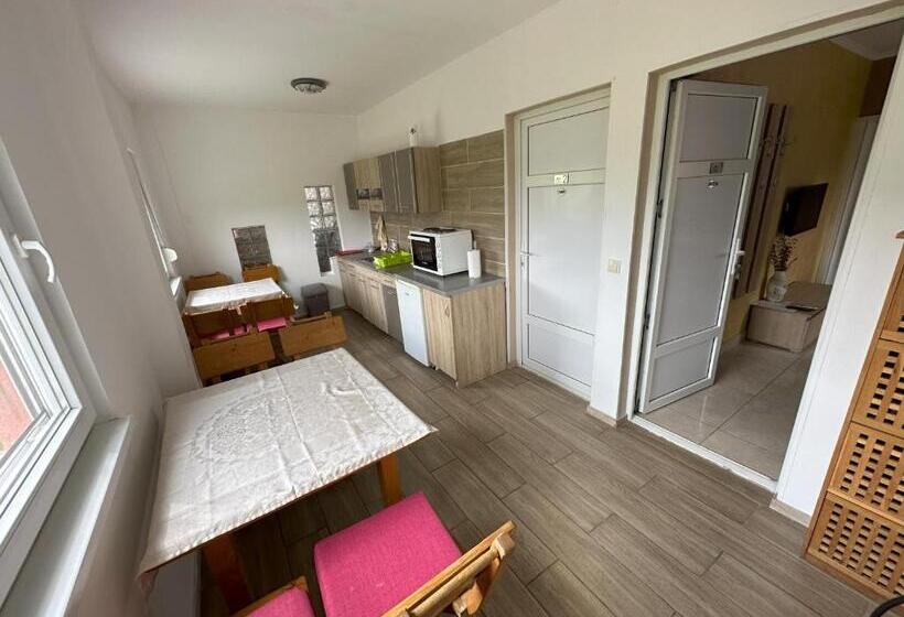 اتاق استاندارد سه نفره, Vila Boska Palic